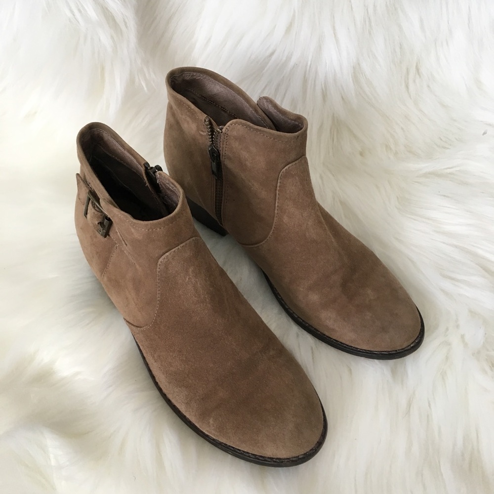 Steve Madden taupe booties boots